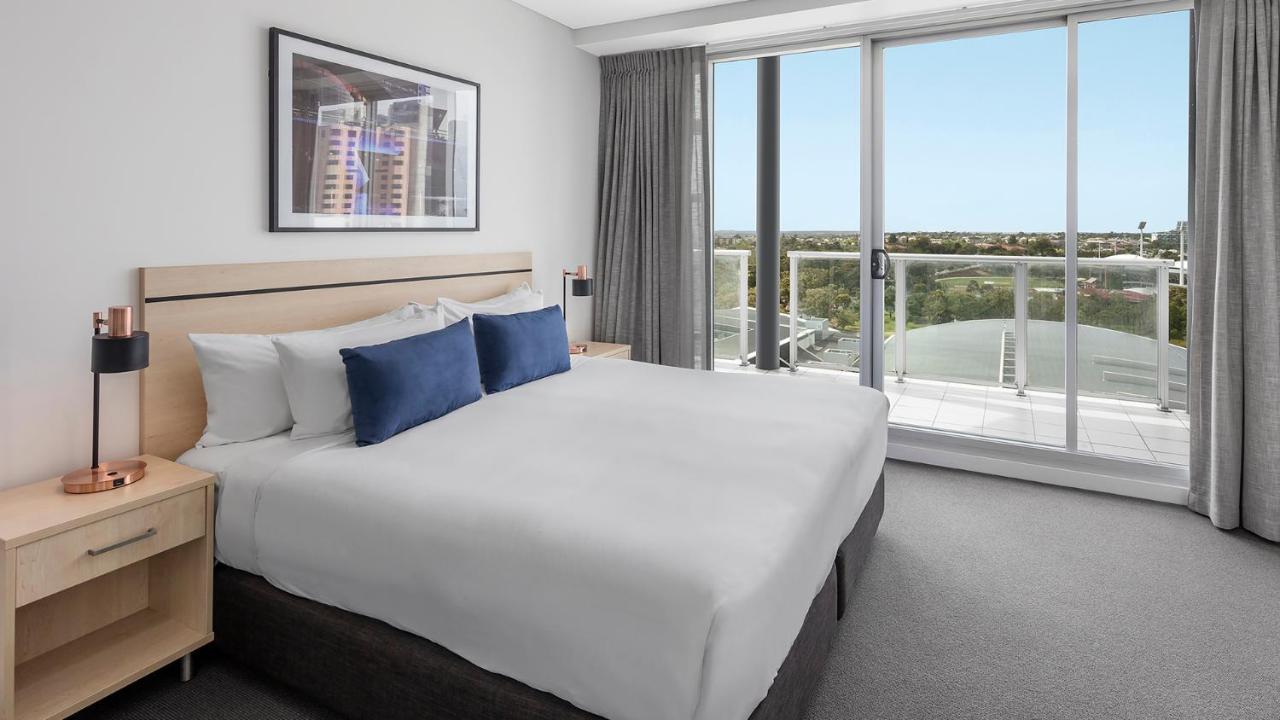 Oaks Adelaide Embassy Suites 외부 사진