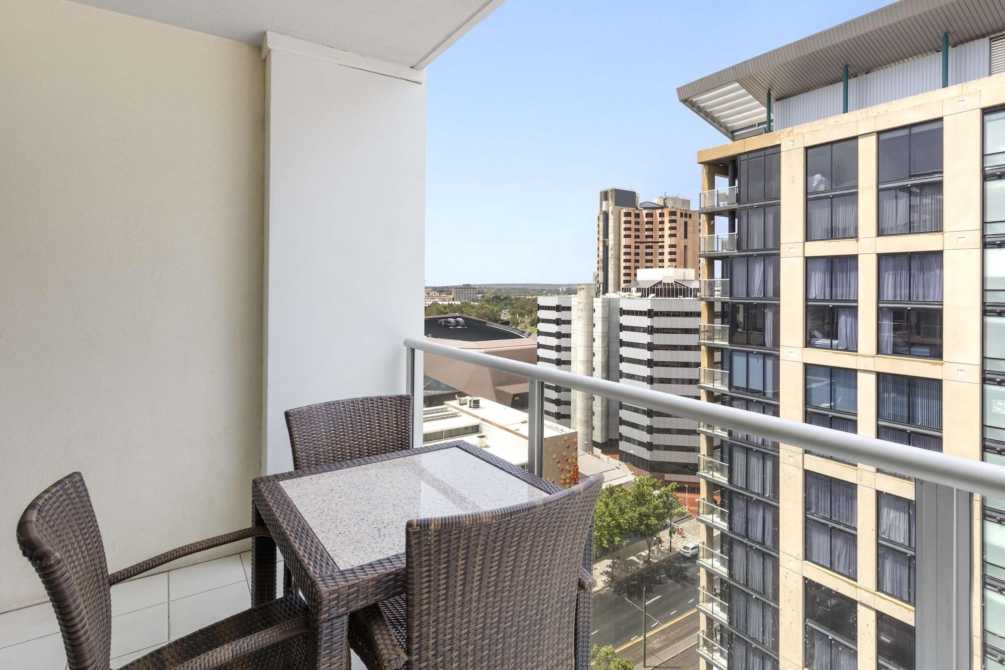 Oaks Adelaide Embassy Suites 외부 사진