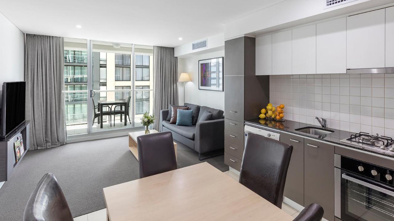 Oaks Adelaide Embassy Suites 외부 사진