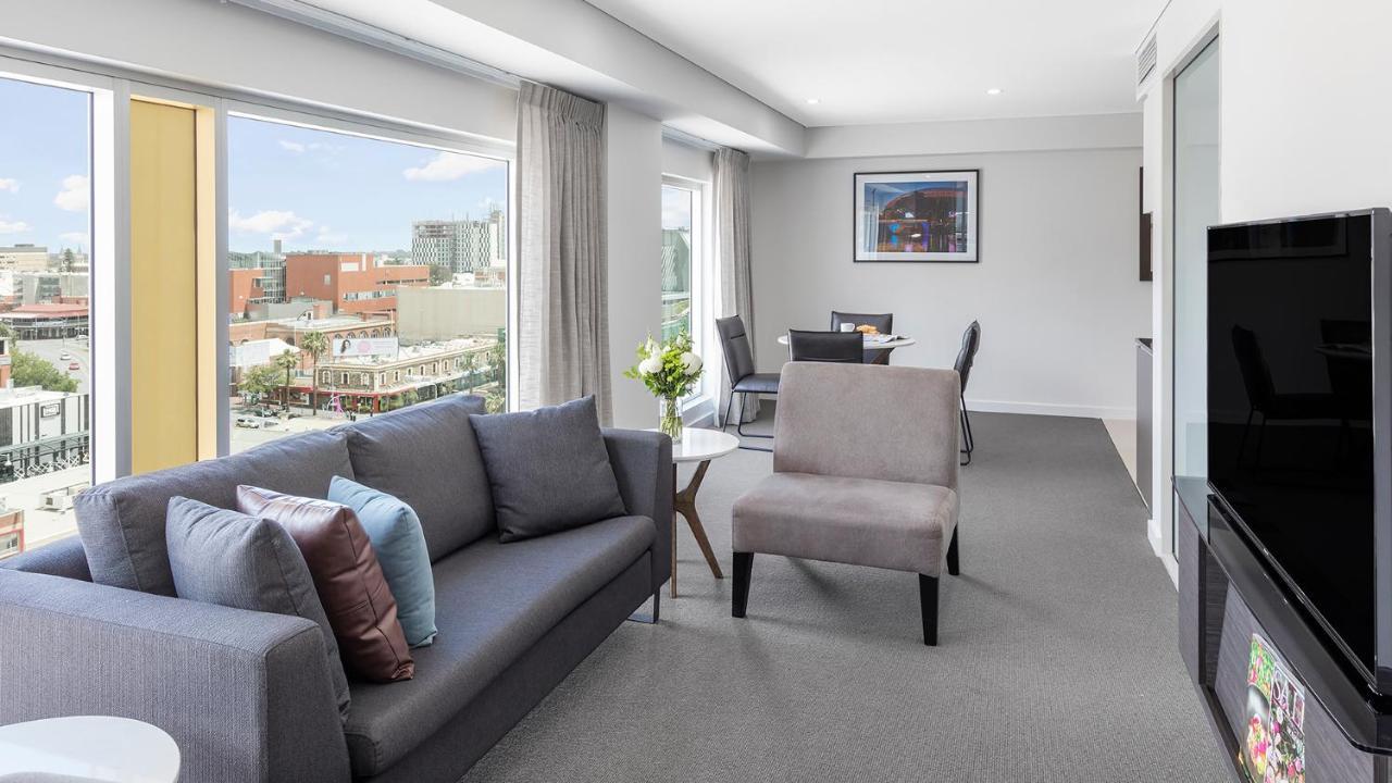 Oaks Adelaide Embassy Suites 외부 사진