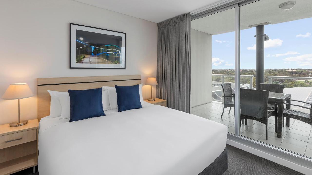 Oaks Adelaide Embassy Suites 외부 사진